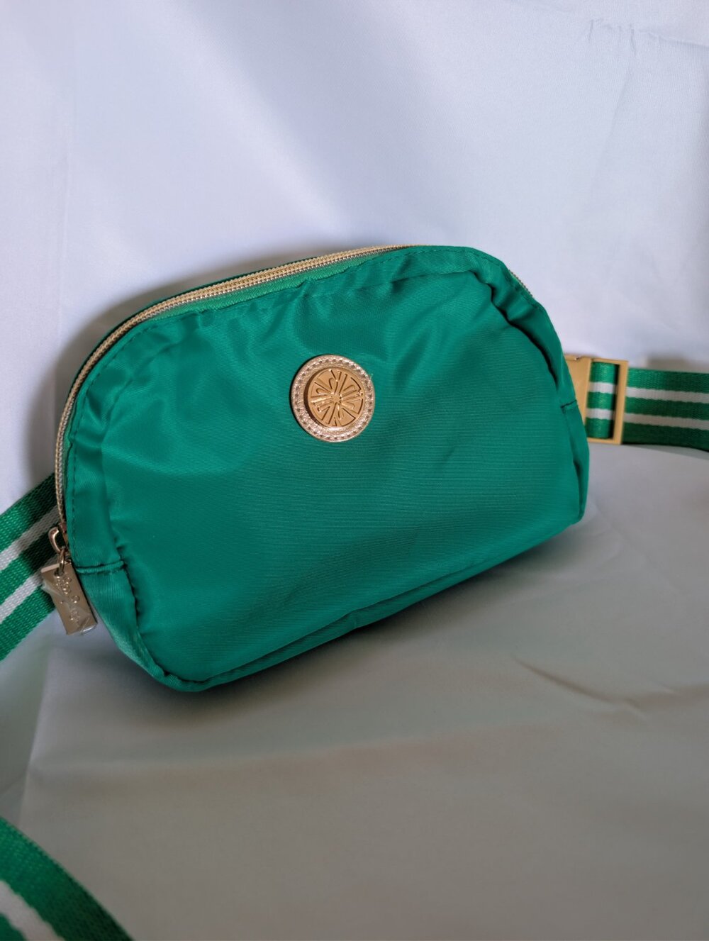 1008 Lilly Pulitzer Green Nylon Crossbody Bag Gold Accent Zipper - Like New